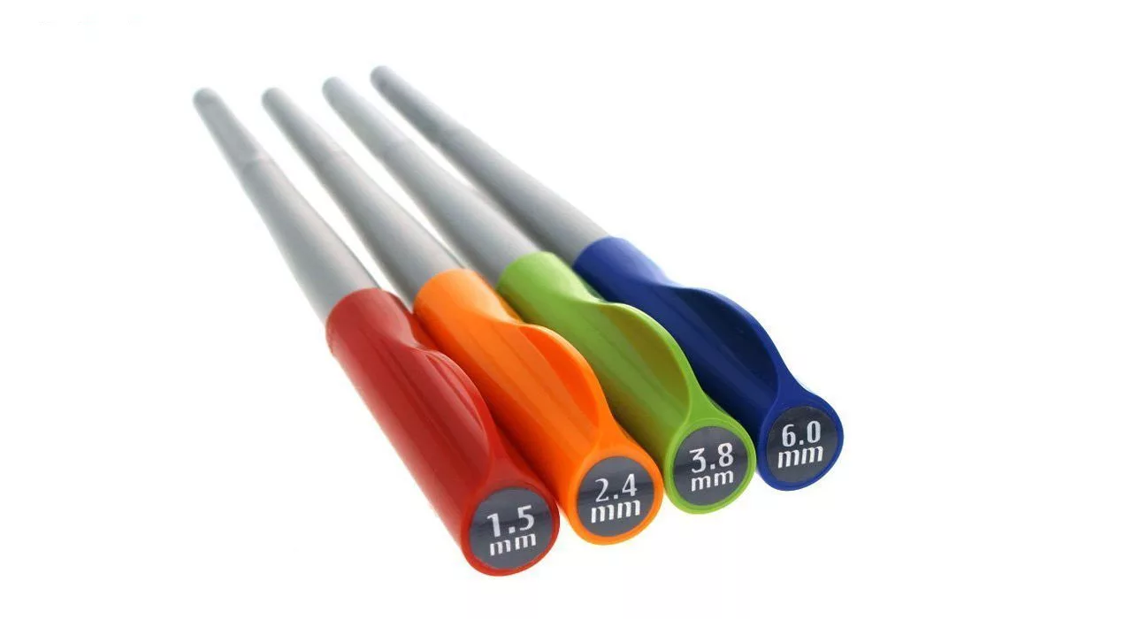 قلم کالیگرافی پایلوت مدل پارالل با نوک نوشتاری 6 میلی متری به همراه بسته دوعددی خودکار پایلوت BPS-GP