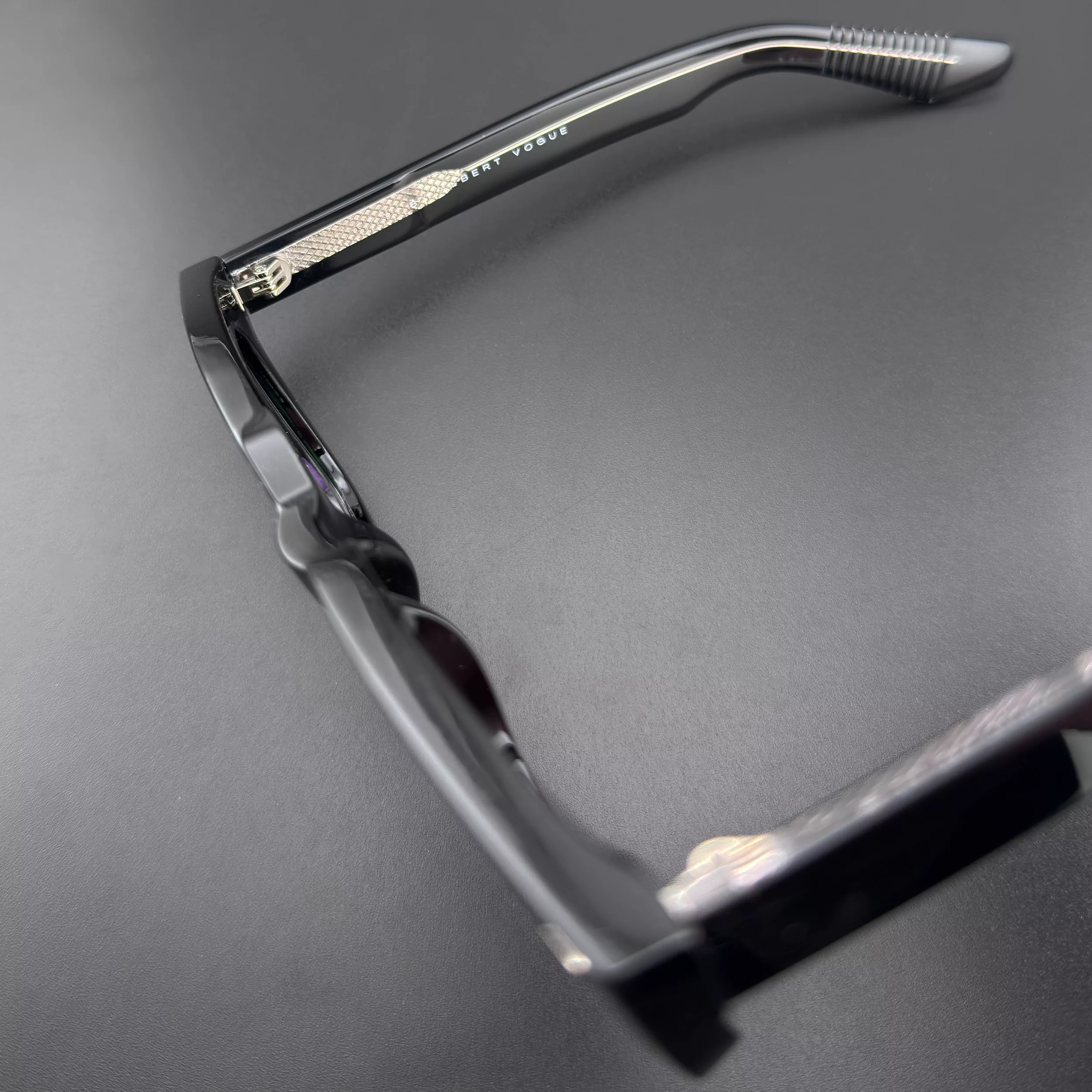 فریم عینک طبی ویفرر آلبرت وگ مدل S31105-C1-1 Acetate مناسب برای صورت گرد و بیضی