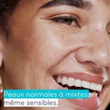 کرم مرطوب کننده ژونزک مدل light moisturizing حجم 50 میلی لیتر