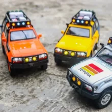 ماکت ماشین چه ژی مدل تویوتا لندکروزر Toyota Land Cruiser LC80 کد R100