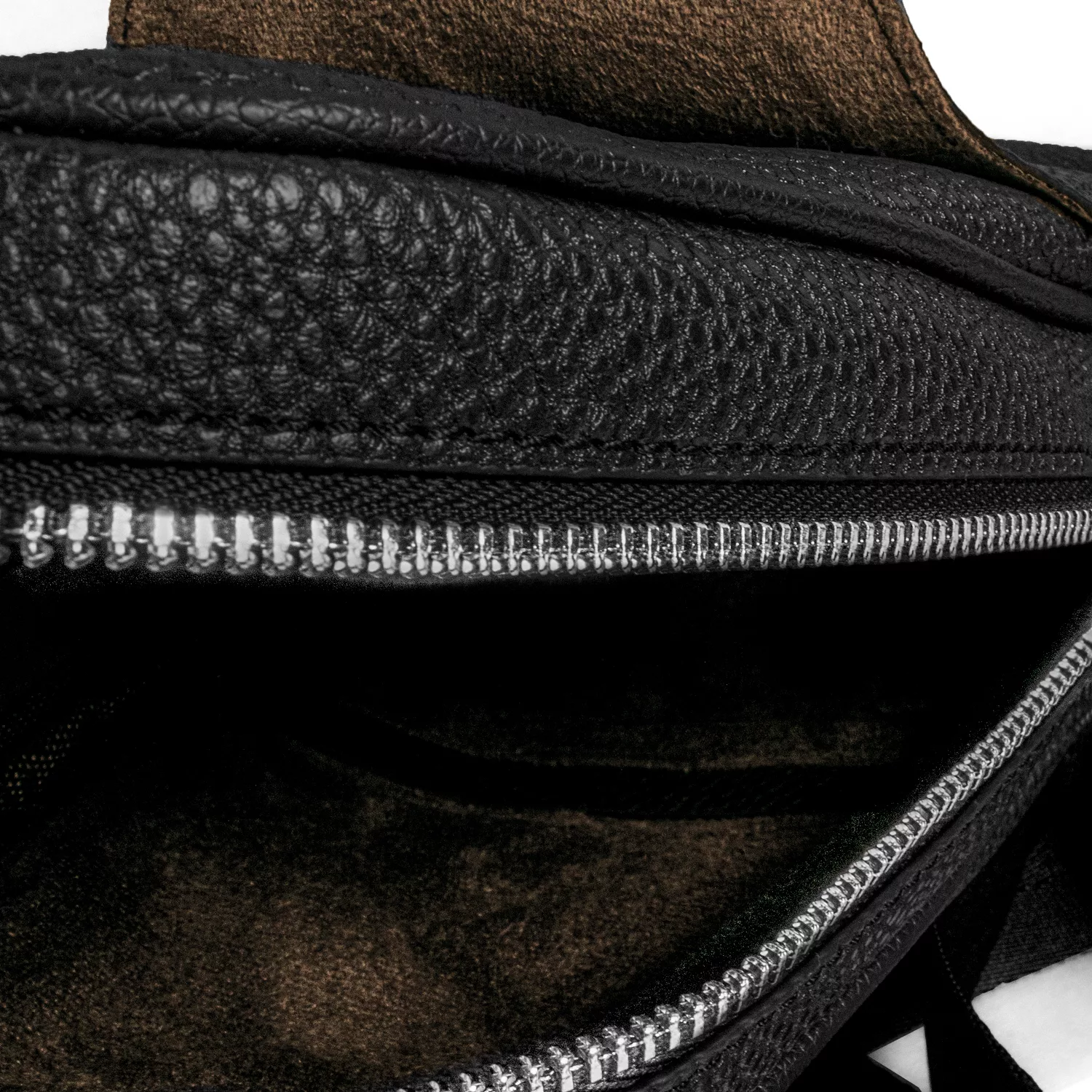 کیف کراس بادی چرم آراهمراه مدل W15