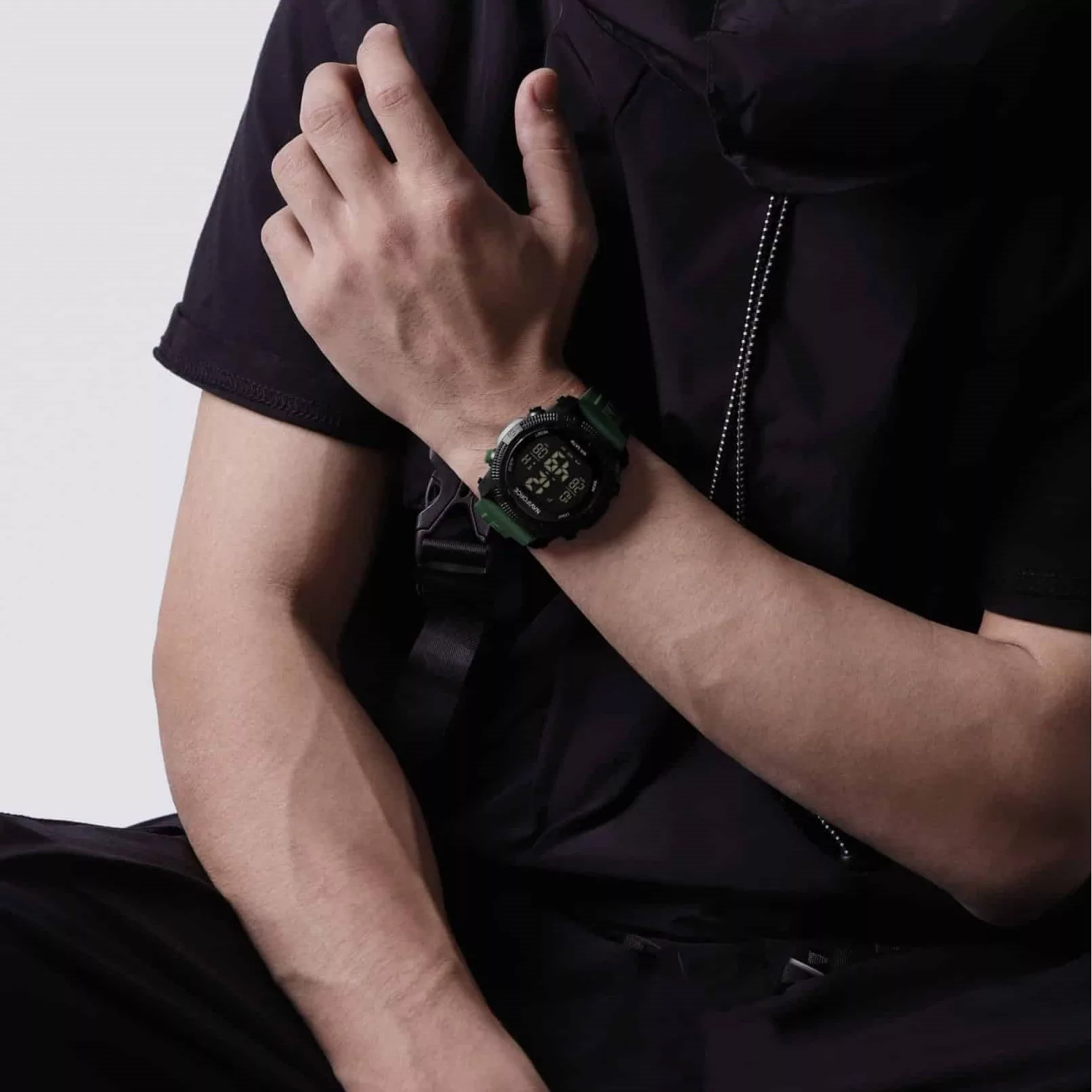 ساعت مچی دیجیتال نیوی فورس مدل NF7104BBGN