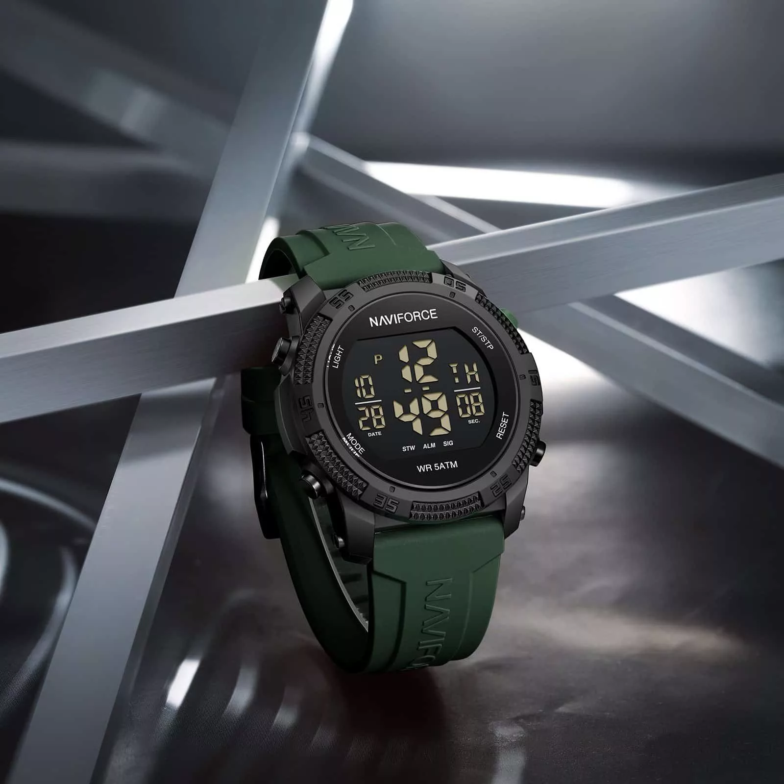 ساعت مچی دیجیتال نیوی فورس مدل NF7104BBGN