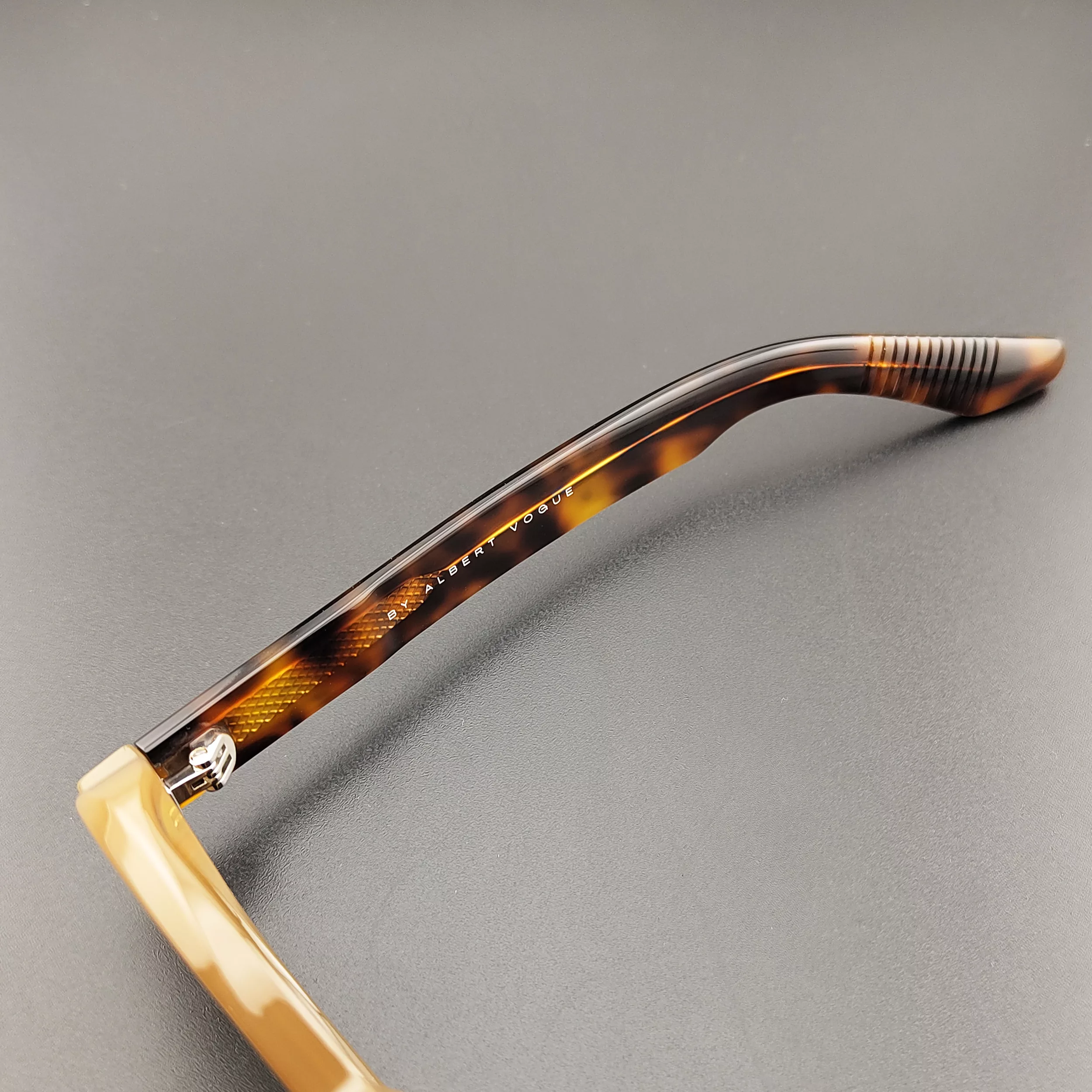 عینک آفتابی آلبرت وگ مدل S31108C3 Acetate Avantgarde Visionary