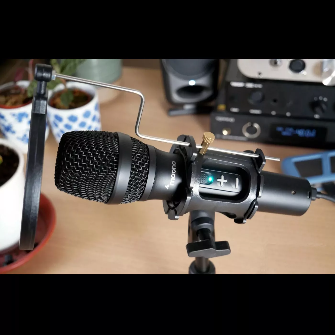 میکروفن داینامیک مائونو مدلO AU-HD300T