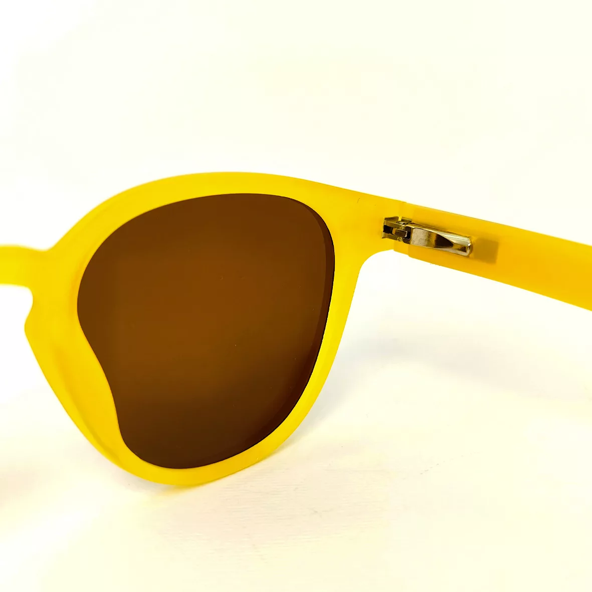 عینک آفتابی گرد زنانه فرست مدل RB7107C52