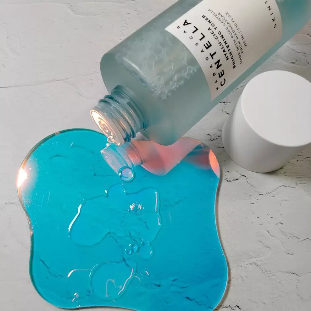 تونر سنتلا مدل HYALU-CICA Brightening حجم 210 میلی لیتر