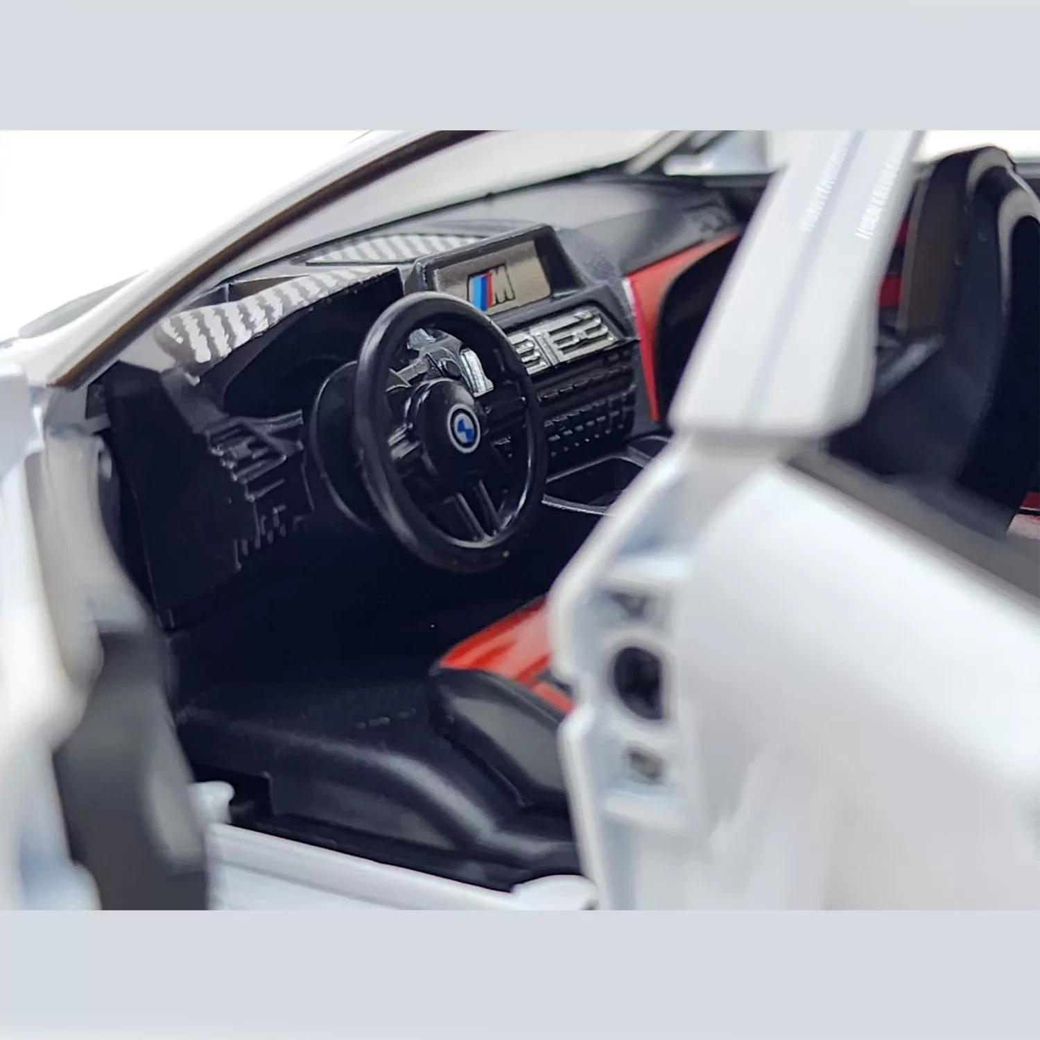 ماکت ماشین مدل عقبکش فلزی موزیکال BMW MANHART M8