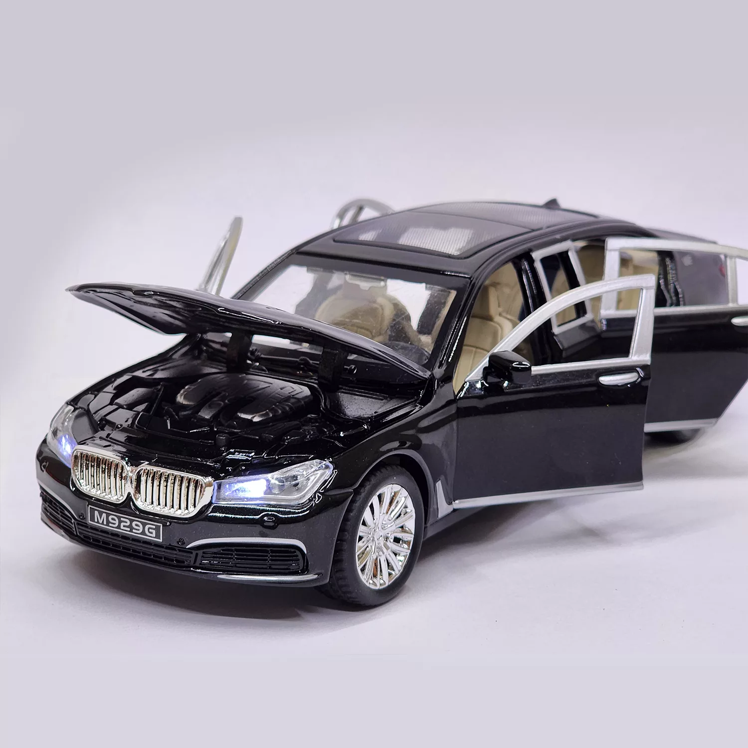 ماشین بازی مدل لیموزین بی ام و BMW 760LI