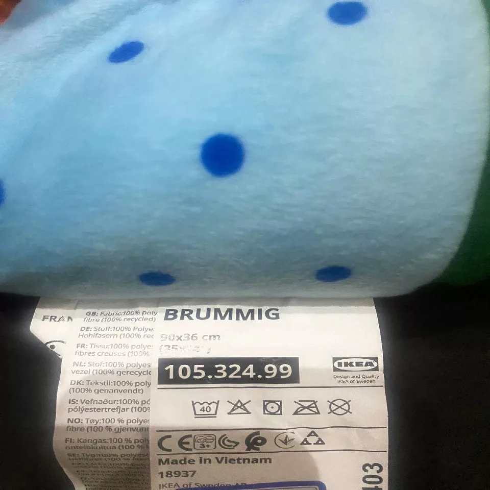 عروسک بالشتی ایکیا مدل brummig کد 105.324.99 ارتفاع 40 سانتی متر