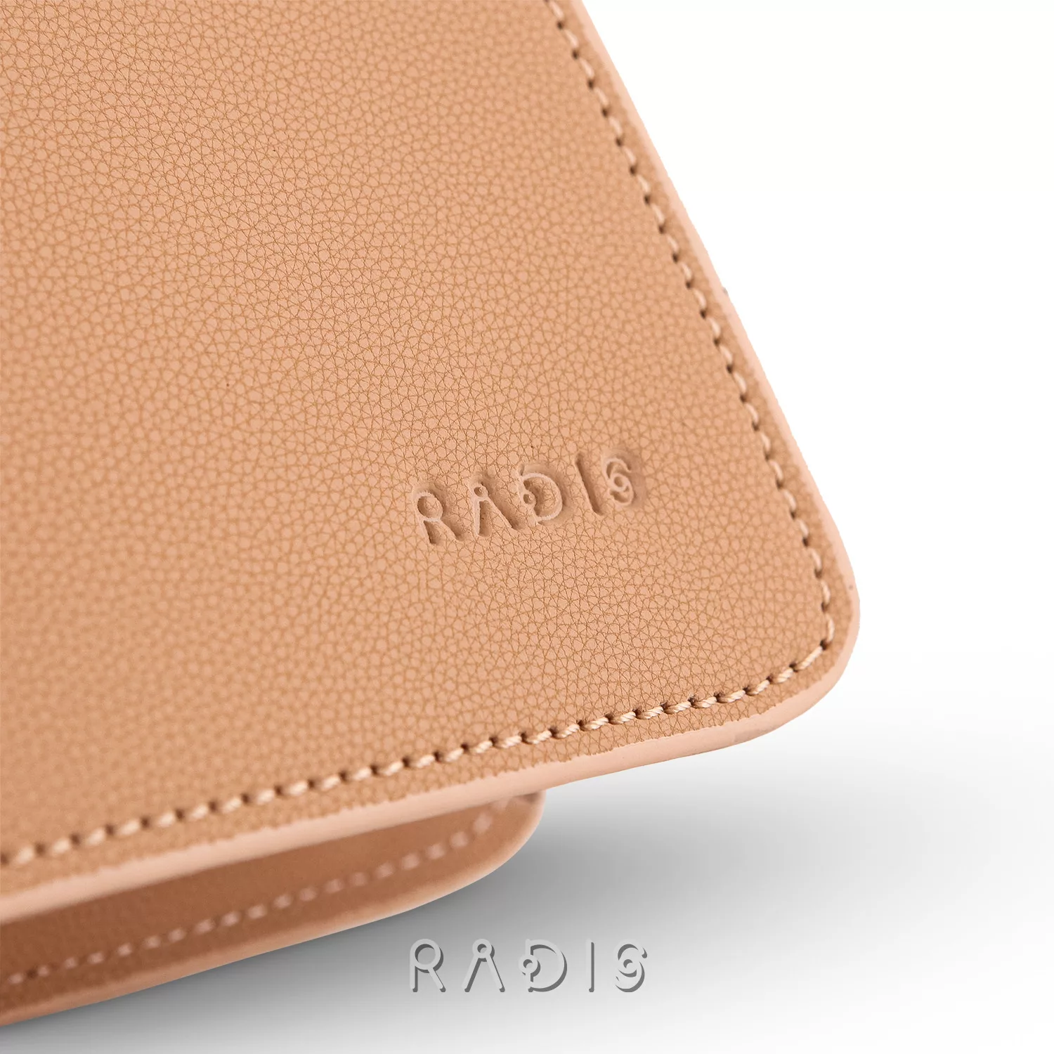 کیف دوشی زنانه چرم رادیس مدل آنجلا کد 138-M.RTL-04