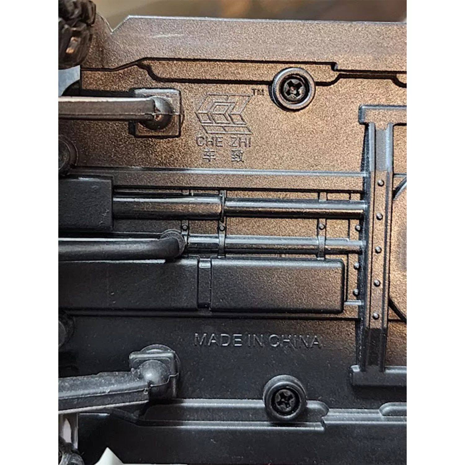 ماشین بازی چه ژی مدل فلزی 6 درب بازشو تویوتا دودزا