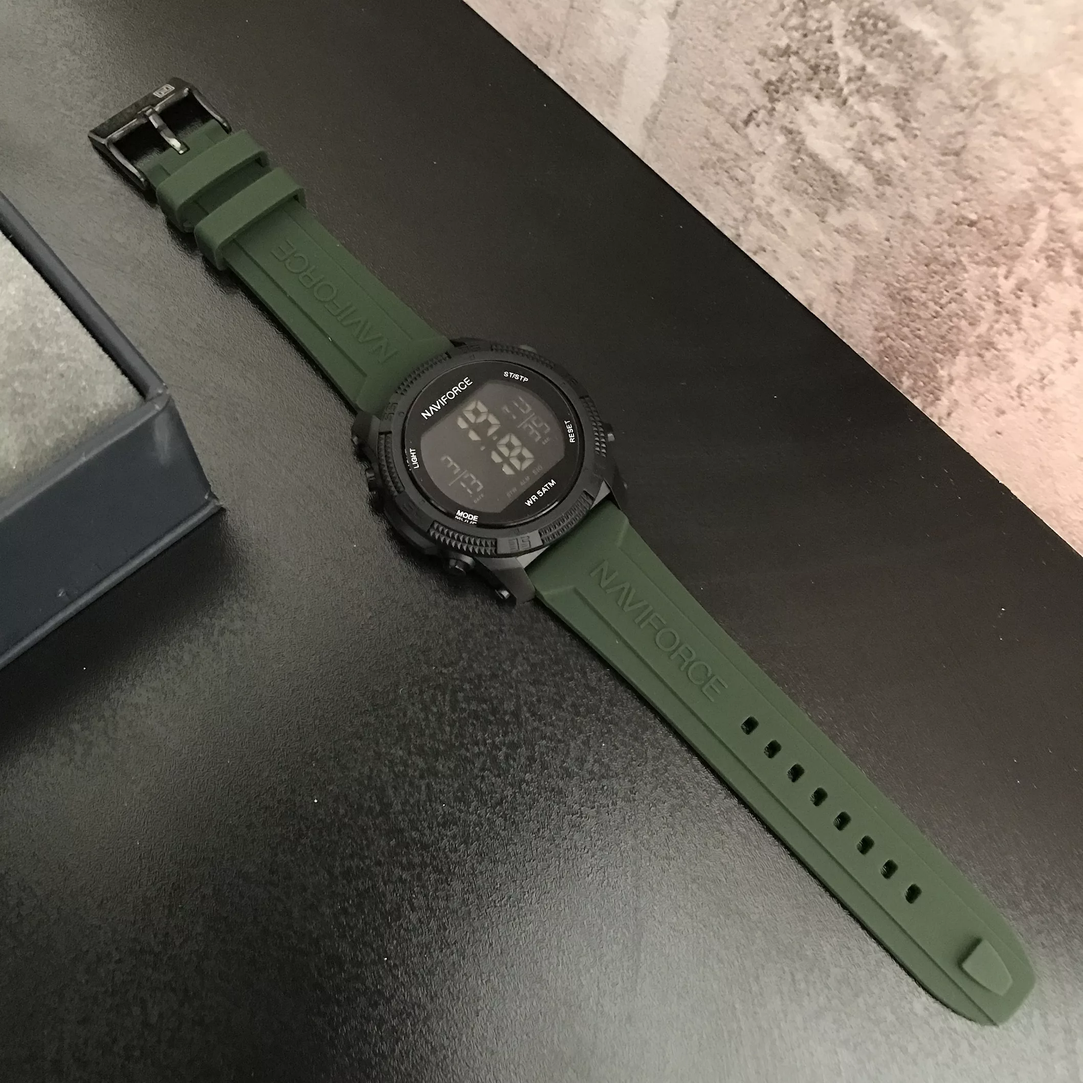 ساعت مچی دیجیتال نیوی فورس مدل NF7104BBGN