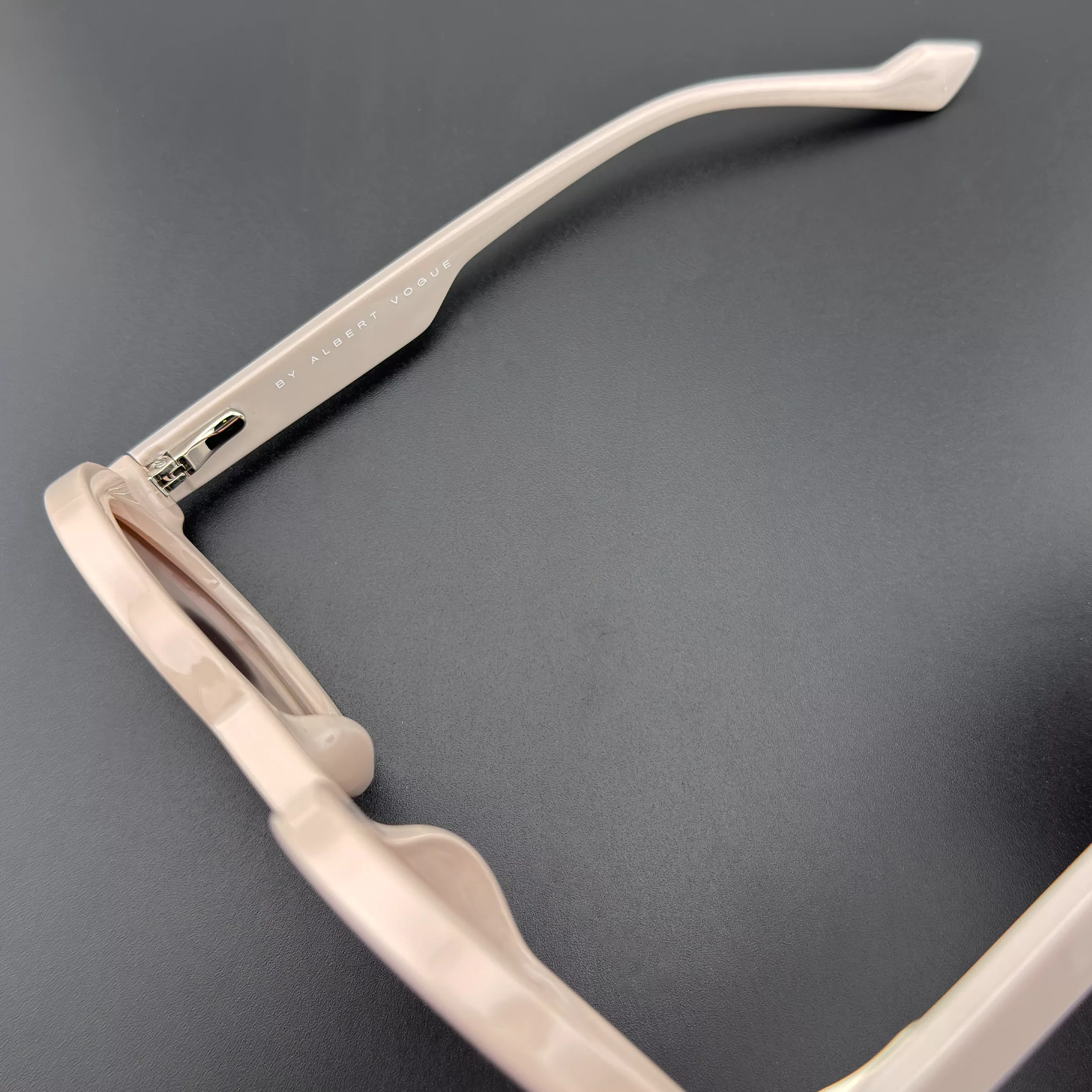 عینک آفتابی گرد زنانه آلبرت وگ مدل S26109C4 Acetate Avantgarde Visionary