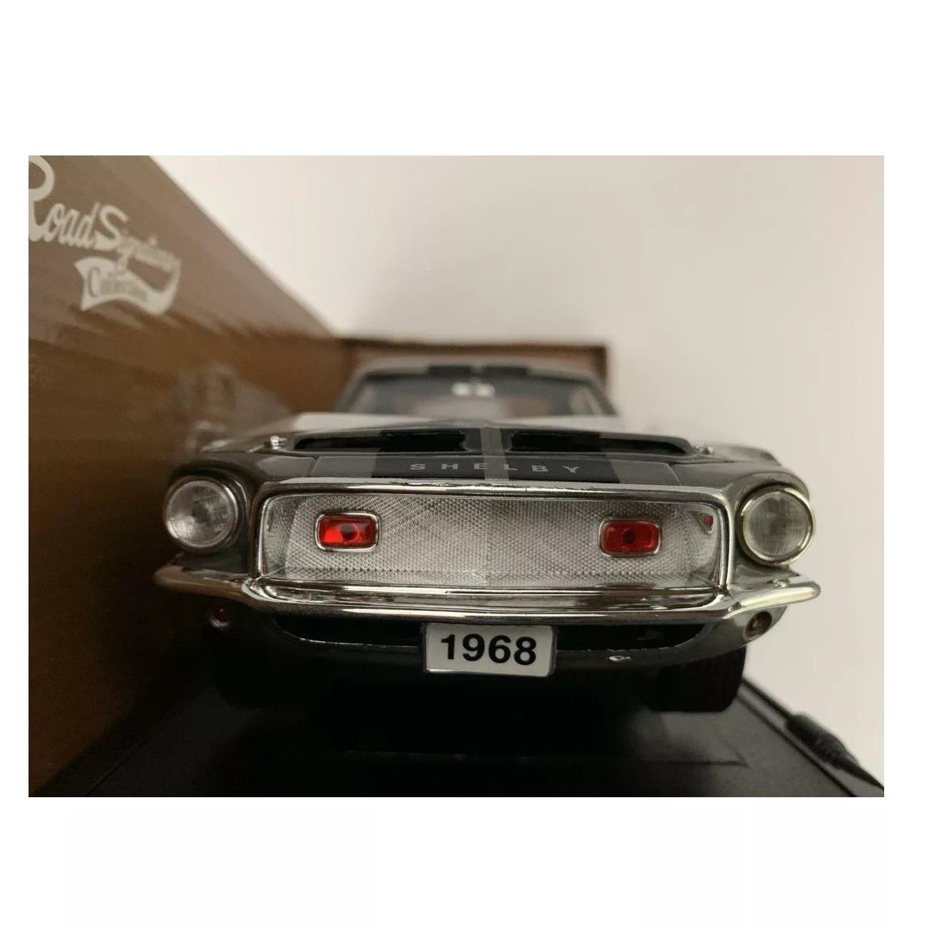 ماکت ماشین لوکی دایکست مدل Road Signature 1968 Shelby G.T. 500 KR