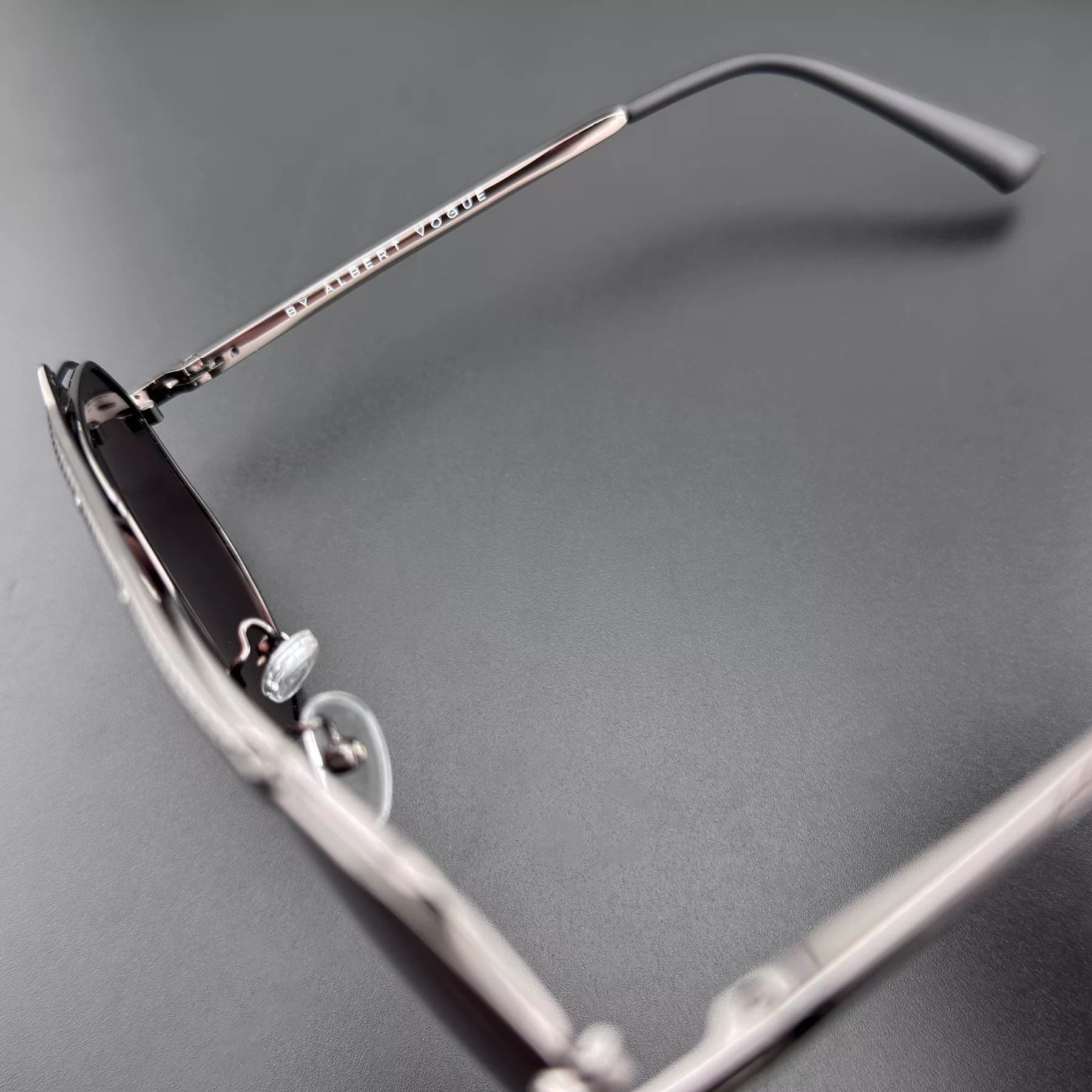 عینک آفتابی خلبانی آلبرت وگ مدل JS8533C49-P144 Polarized Avantgarde Visionary