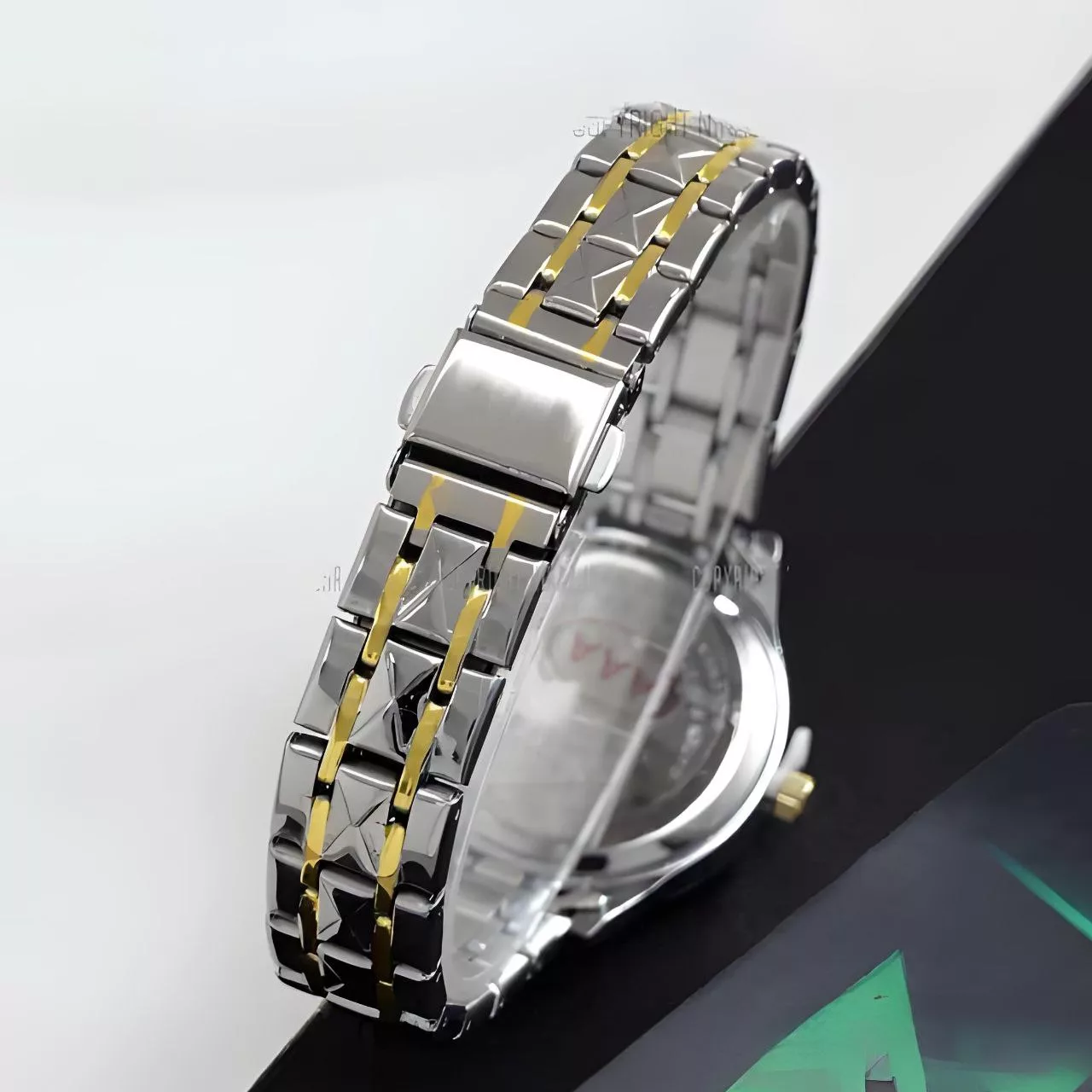 ساعت مچی عقربهای زنانه مدل کوارتز کلاسیک طرح تراش الماسی کد C1.6