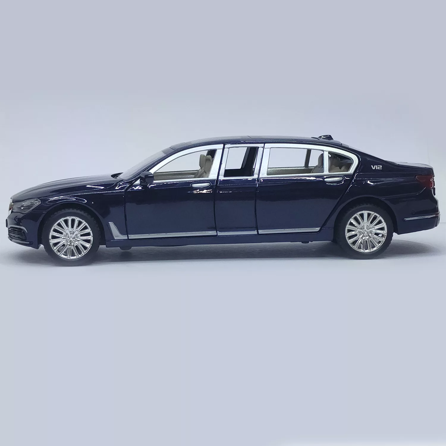 ماشین بازی مدل لیموزین بی ام و BMW 760LI