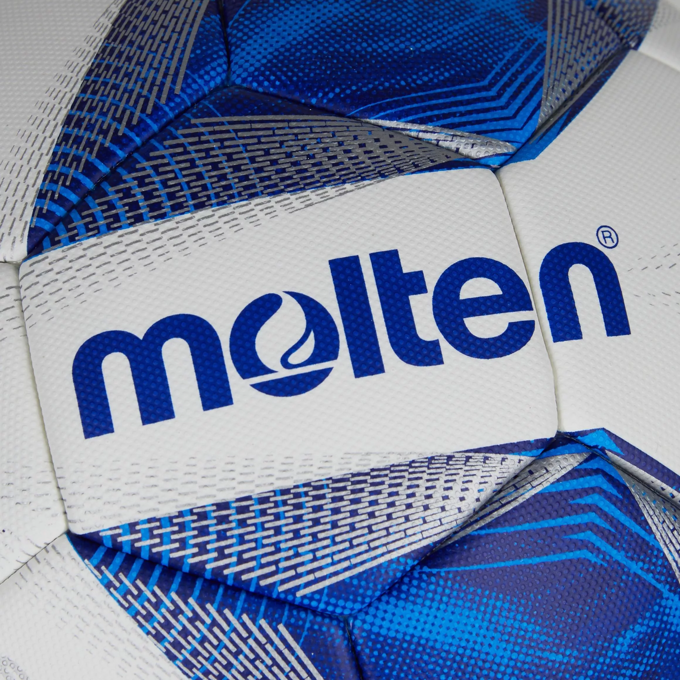 توپ فوتبال مولتن مدل vantaggio 5000-604