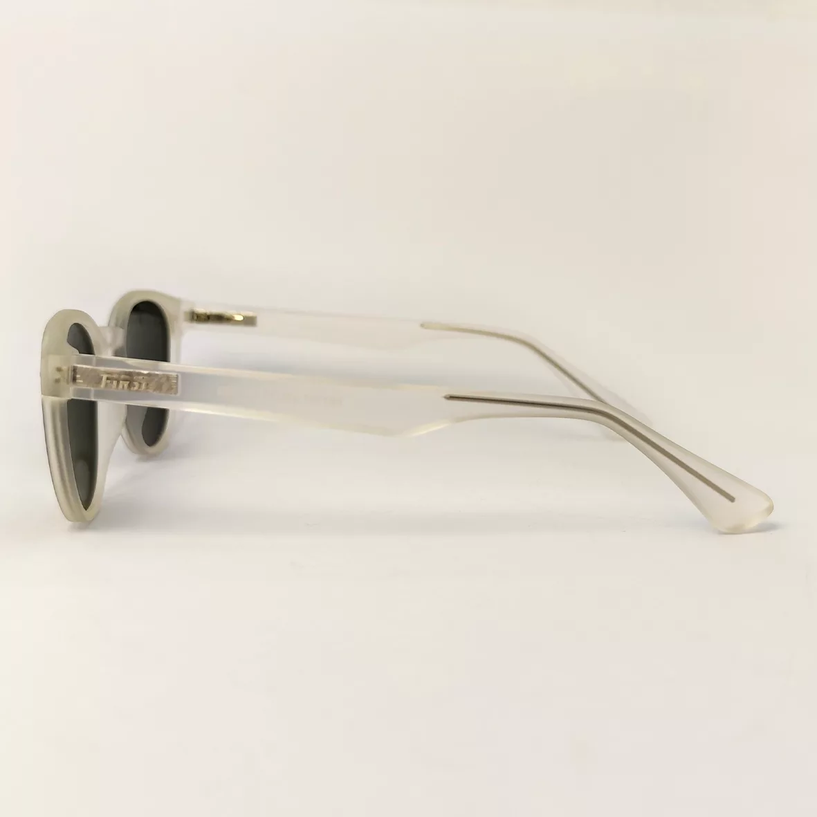 عینک آفتابی پنتوس زنانه فرست مدل RB7107C22