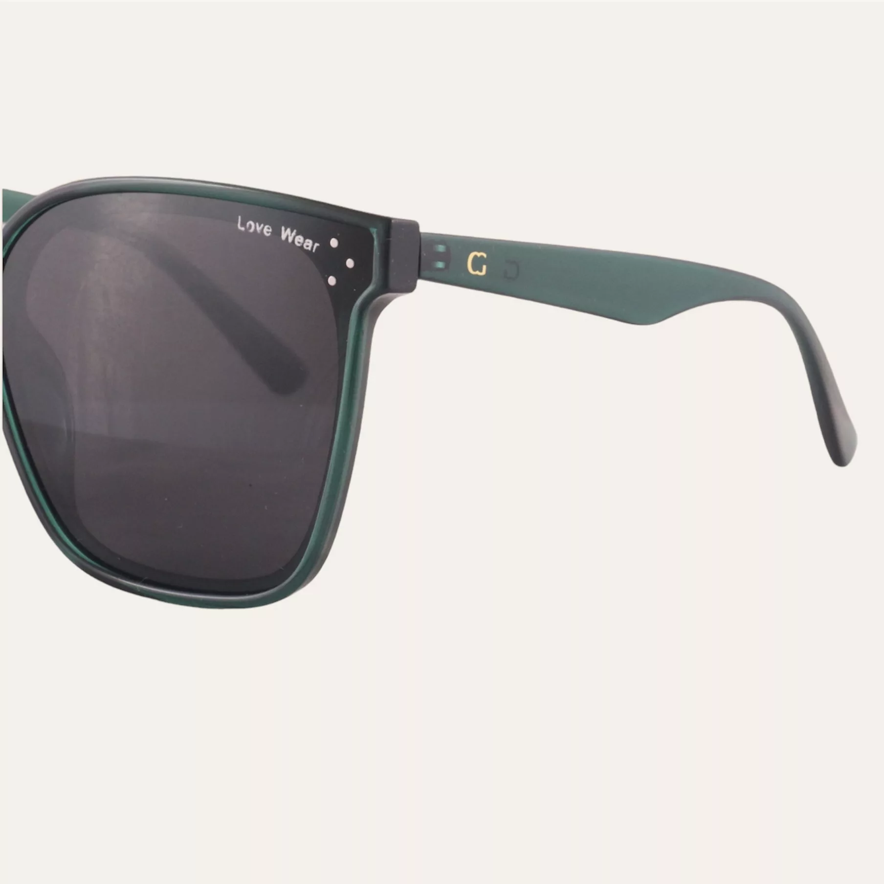 عینک آفتابی لاو ور مدل CG8003G