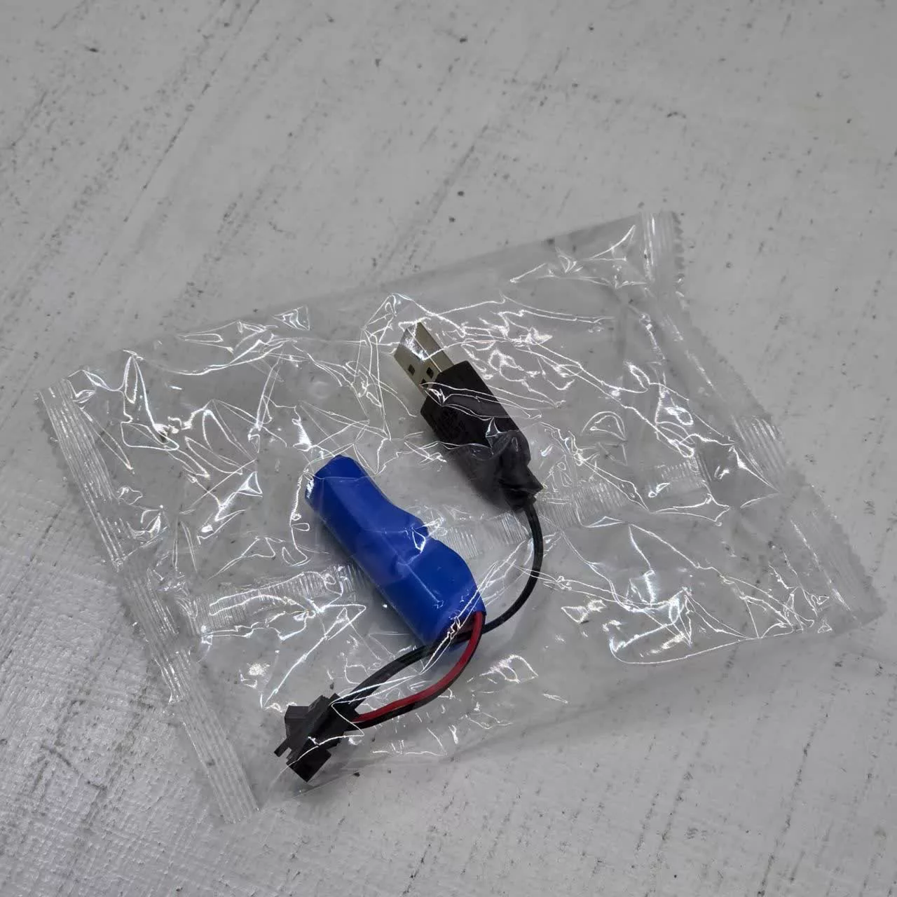 تفنگ آب پاش ناب سل مدل شارژی مخزن دار طرح سگ زبون دراز بامزه