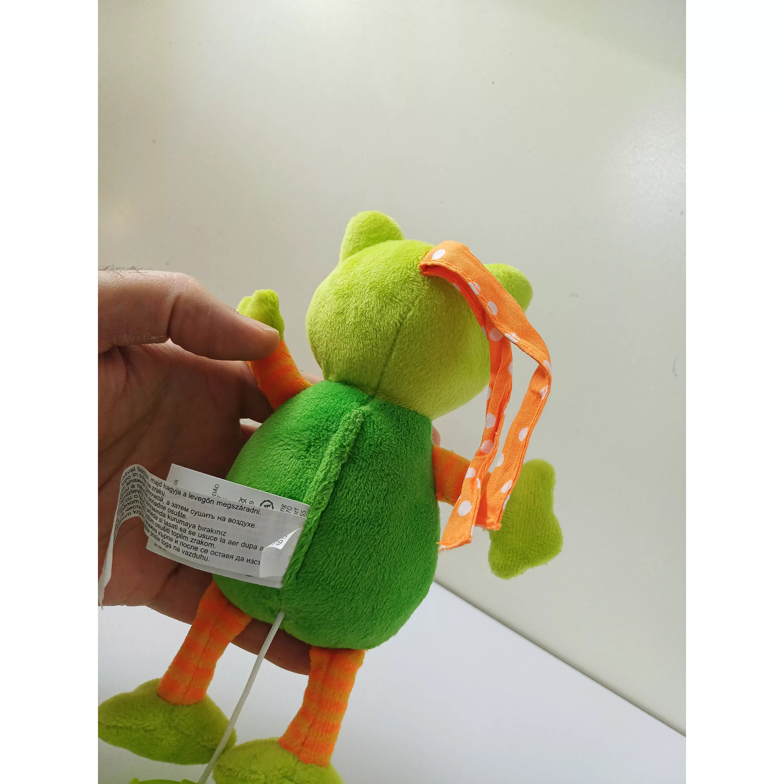 عروسک سی اند ای طرح قورباغه مدل موزیکال ارتفاع 20 سانتیمتر