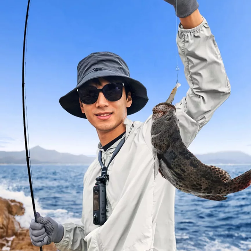 دوربین فیلم برداری ورزشی اینستا 360 مدل X4 به همراه مونوپاد