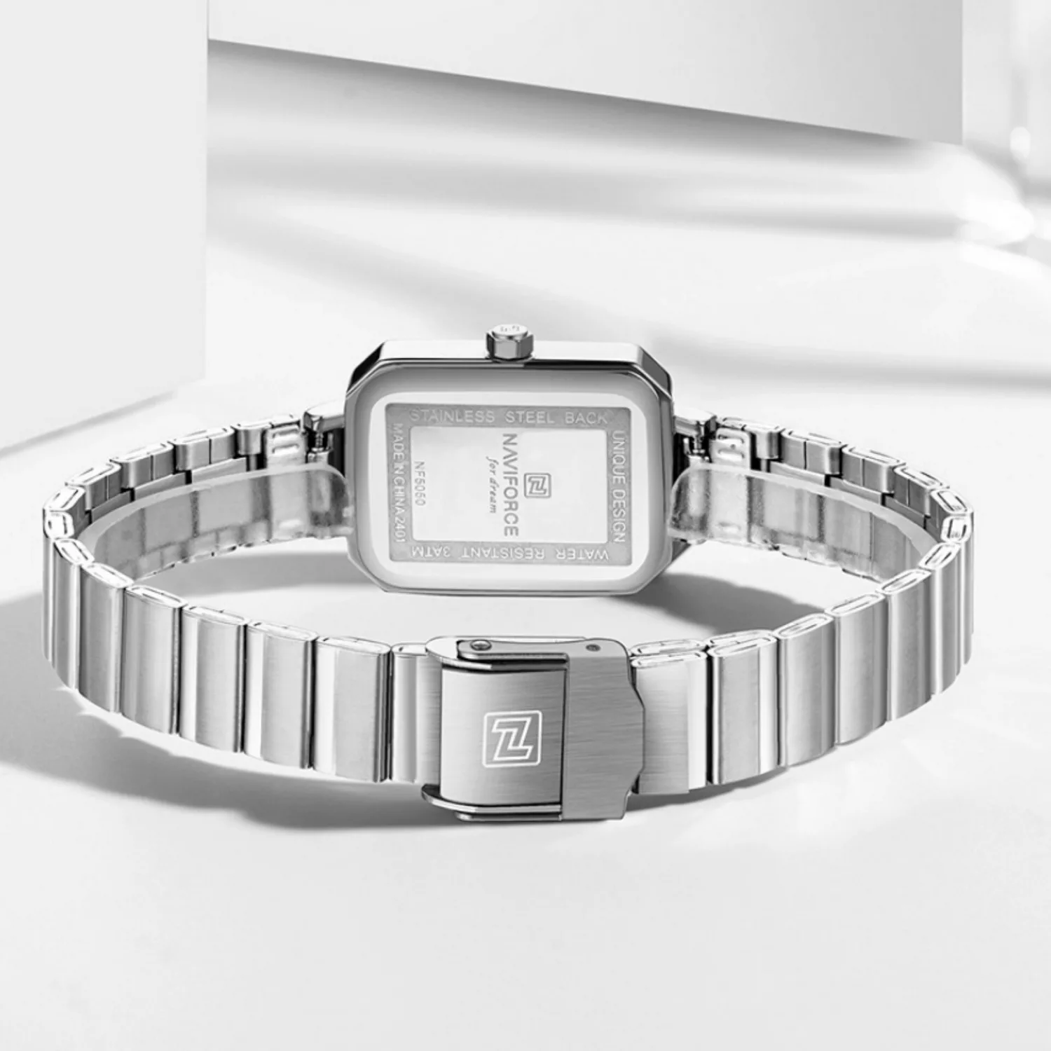 ساعت مچی عقربهای کوارتز زنانه نیوی فورس مدل NF5050SS