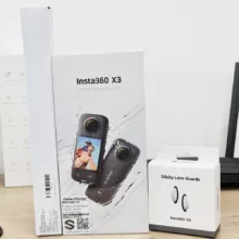 دوربین فیلم برداری اینستا 360 مدل One X3 همراه با محافظ لنز و مونوپاد
