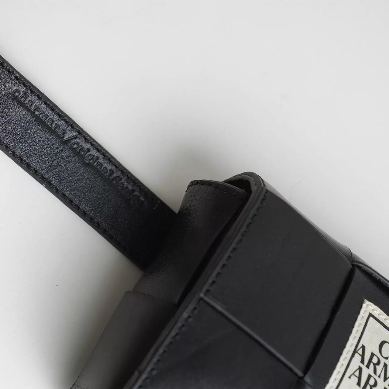 کیف کراس بادی چرم آرا مدل Crust