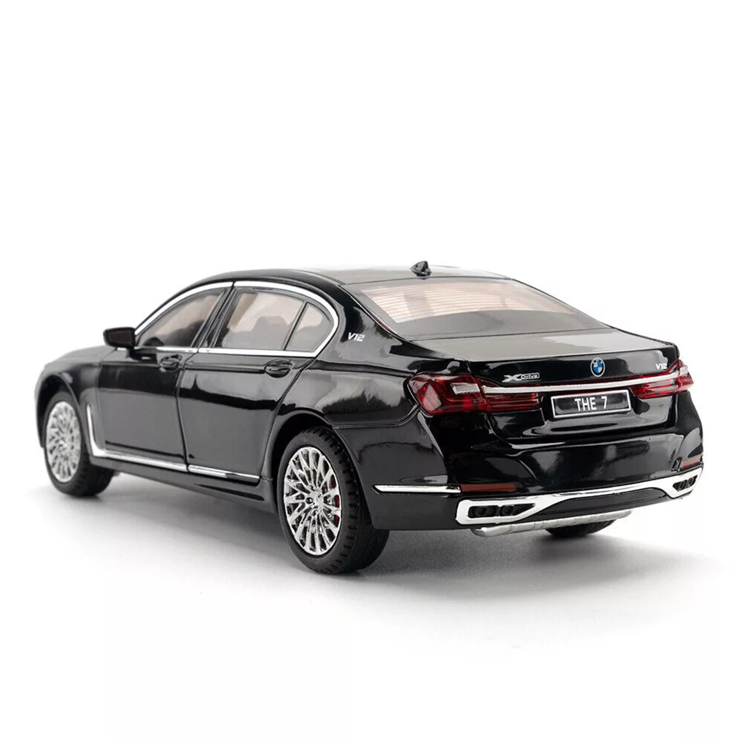 ماشین بازی مدل BMW 760