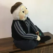 عروسک مدل پدربزرگ نشسته ارتفاع 55 سانتی متر