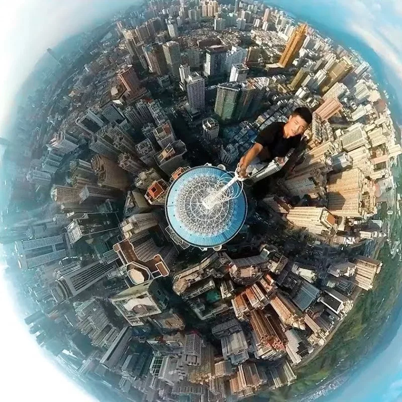 دوربین فیلم برداری ورزشی اینستا 360 مدل  INSTA360 X3 به همراه لوازم جانبی