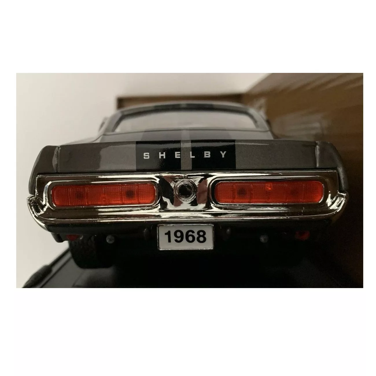 ماکت ماشین لوکی دایکست مدل Road Signature 1968 Shelby G.T. 500 KR