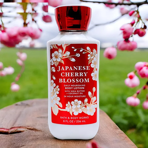 لوسیون بدن بث اند بادی ورکز مدل Japanese Cherry Blossom حجم 236 میلی لیتر