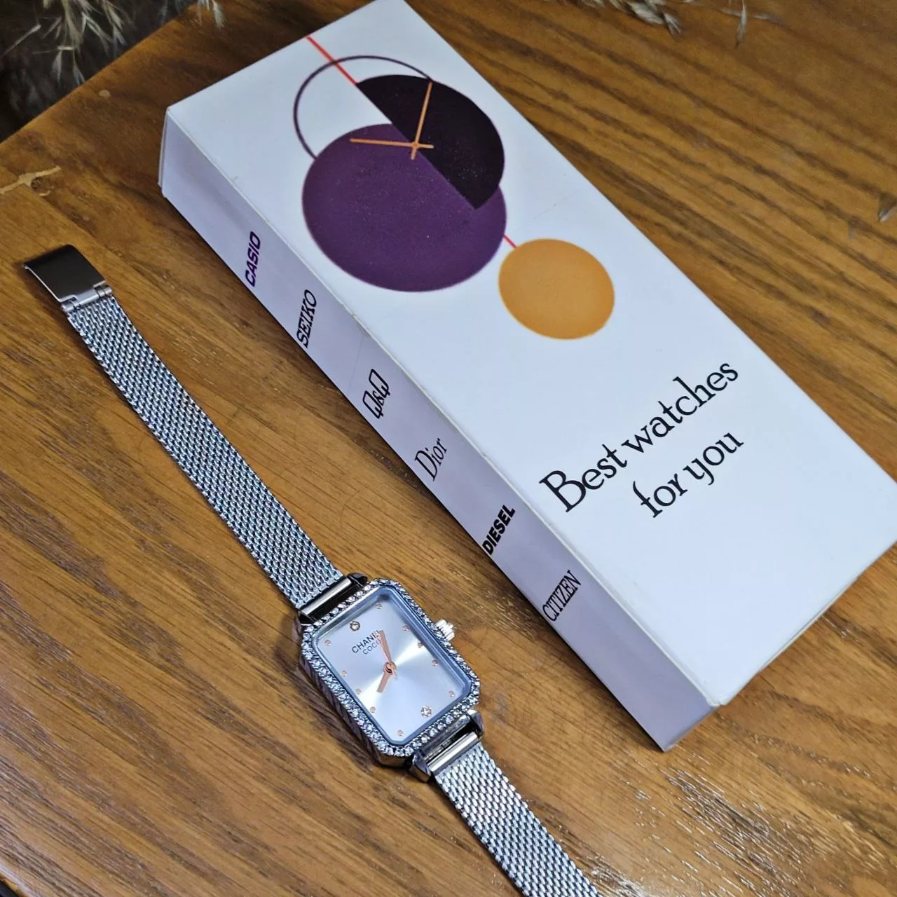 ساعت مچی عقربه ای زنانه مدل دور نگین حصیری کد 01