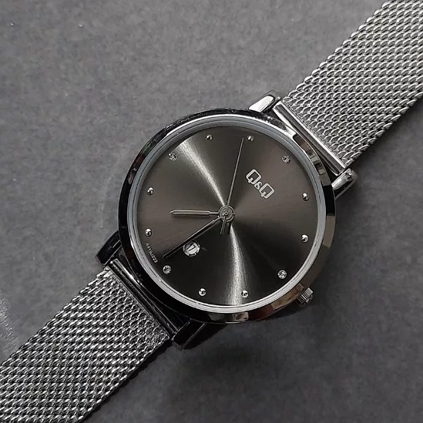 ساعت مچی عقربه ای زنانه کیو اند کیو مدل a419j222y