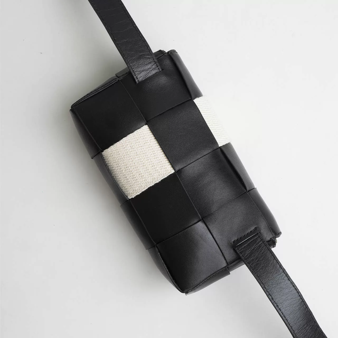 کیف کراس بادی چرم آرا مدل Crust