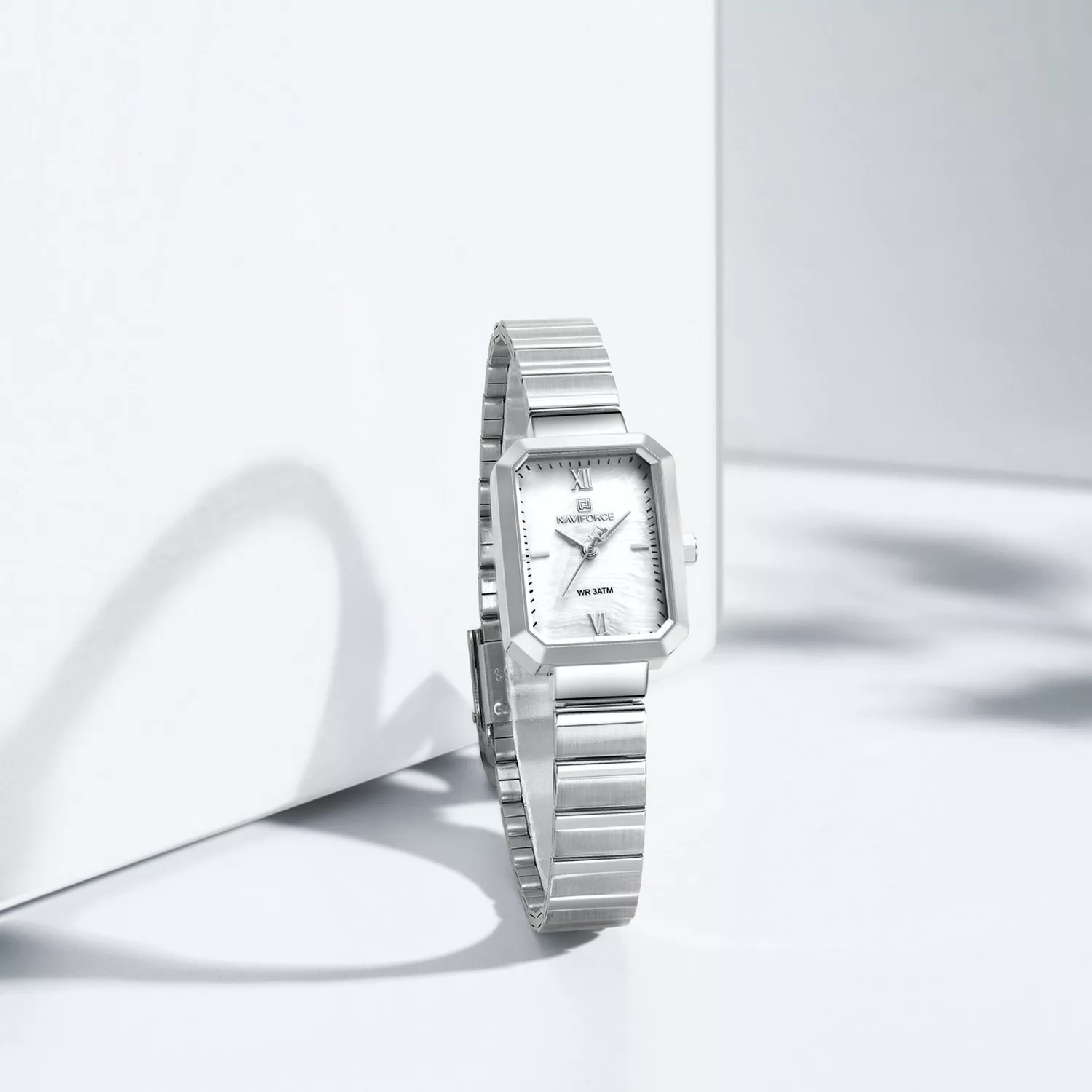 ساعت مچی عقربهای کوارتز زنانه نیوی فورس مدل NF5050SS