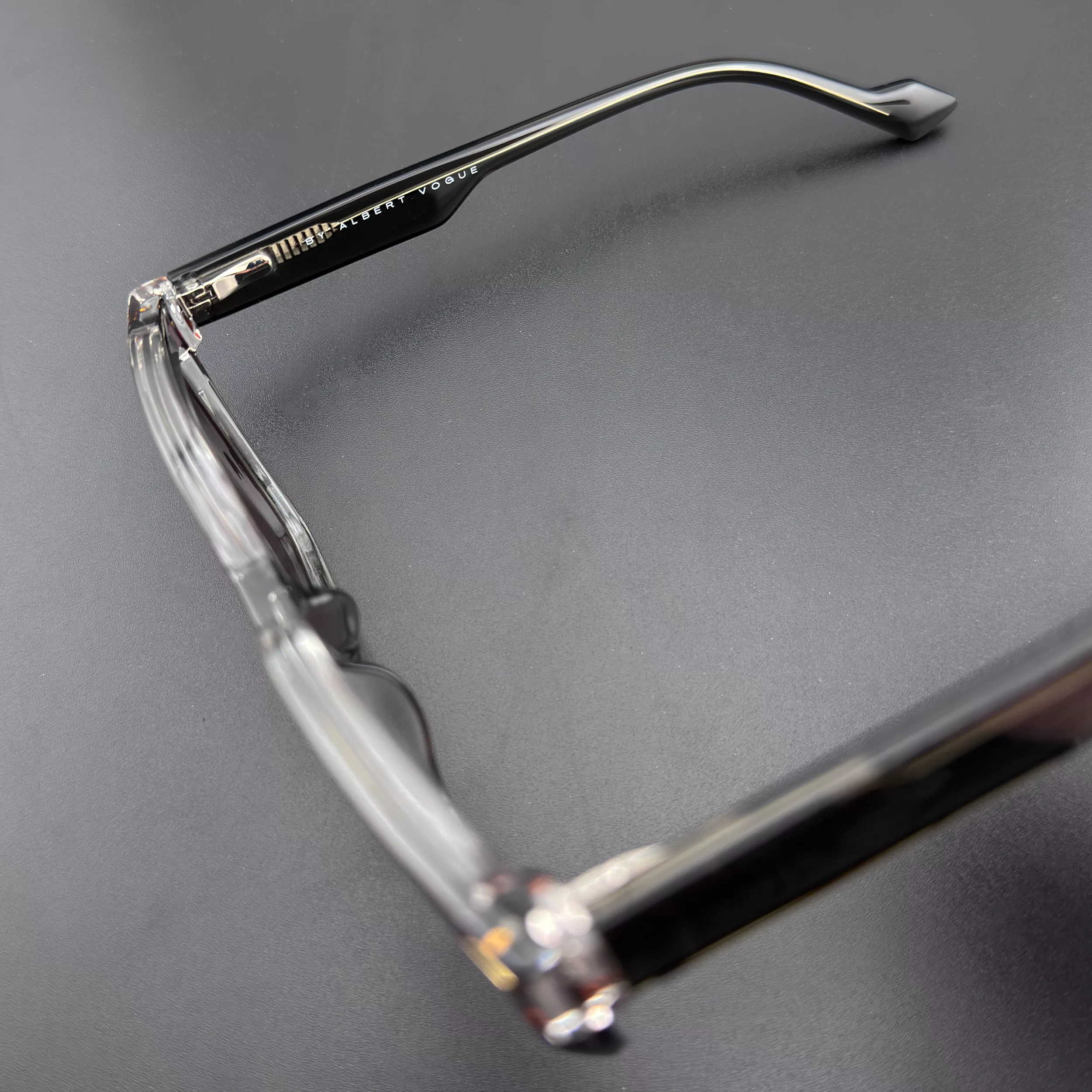 عینک آفتابی ویفرر زنانه آلبرت وگ مدل S26108C5 Acetate Avantgarde Visionary