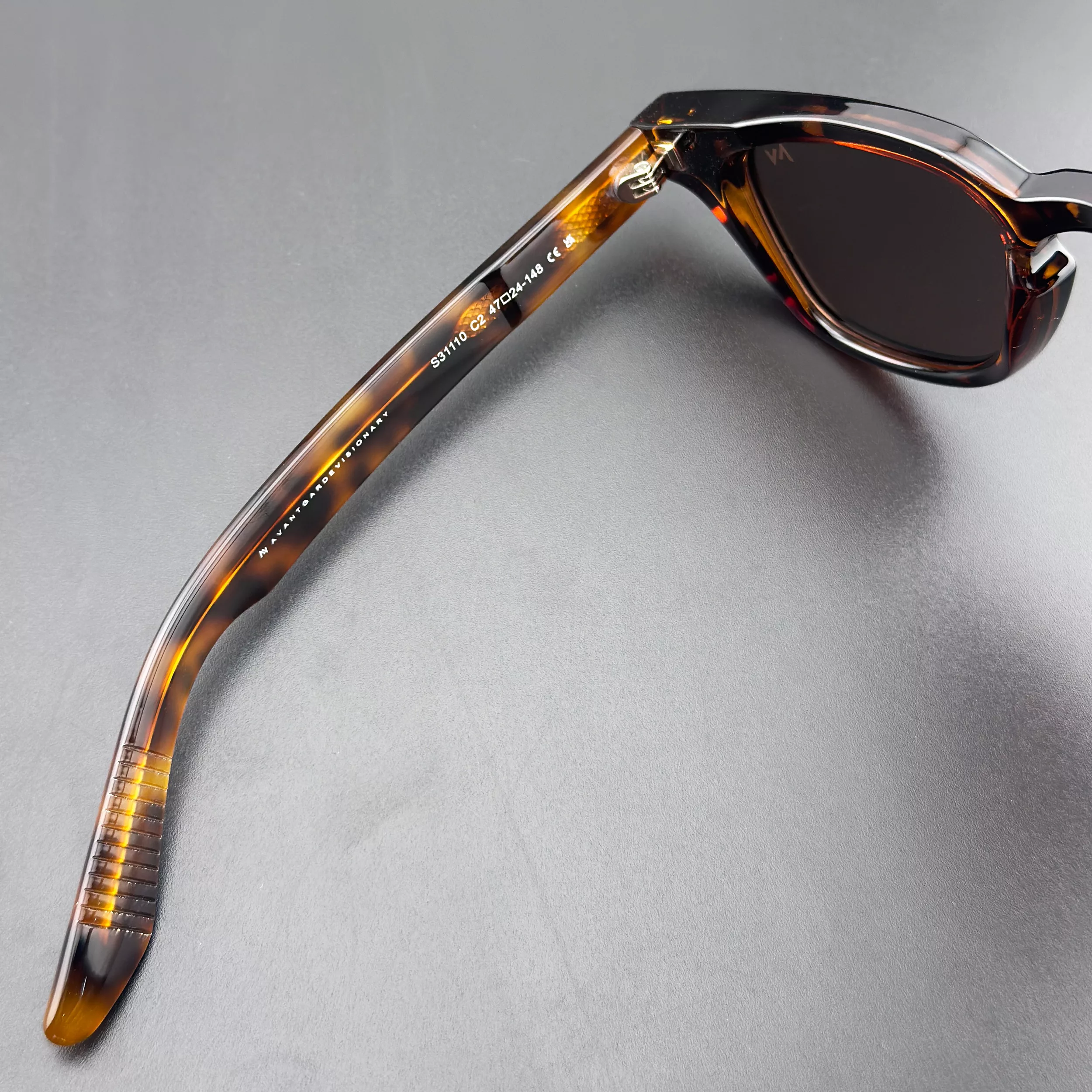 عینک آفتابی آلبرت وگ مدل S31110C2 Acetate Avantgarde Visionary