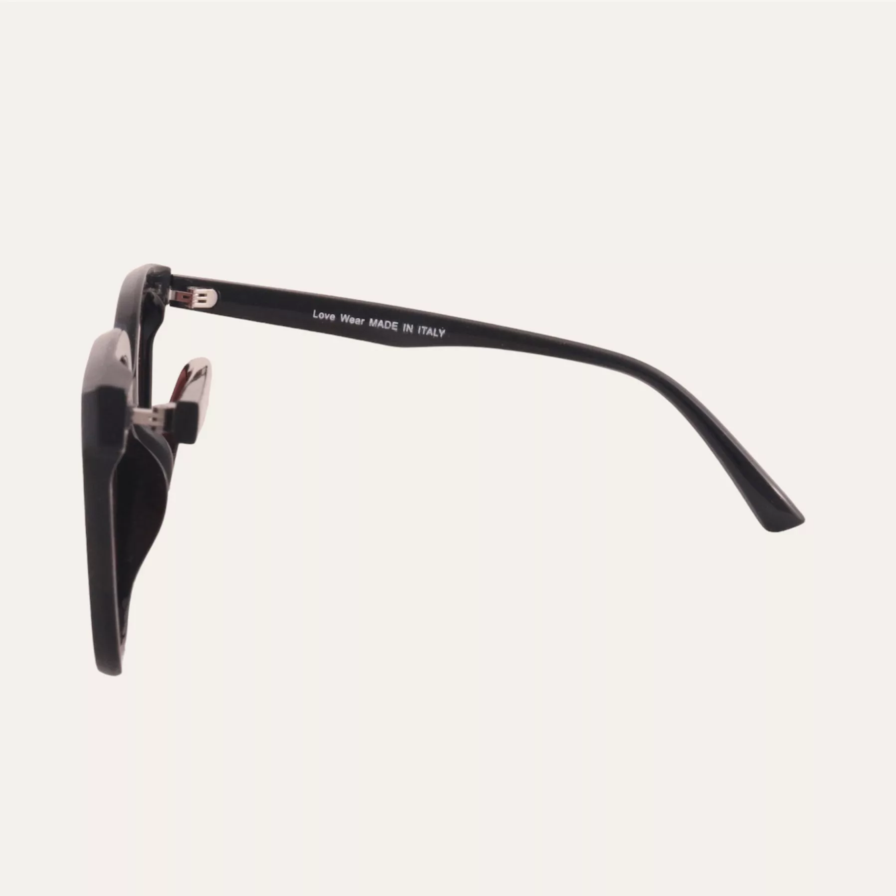 عینک آفتابی زنانه لاو ور مدل JR61609HD