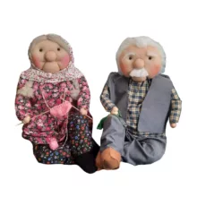 عروسک مدل مادربزرگ و پدربزرگ ارتفاع 40 سانتی متر مجموعه 2 عددی