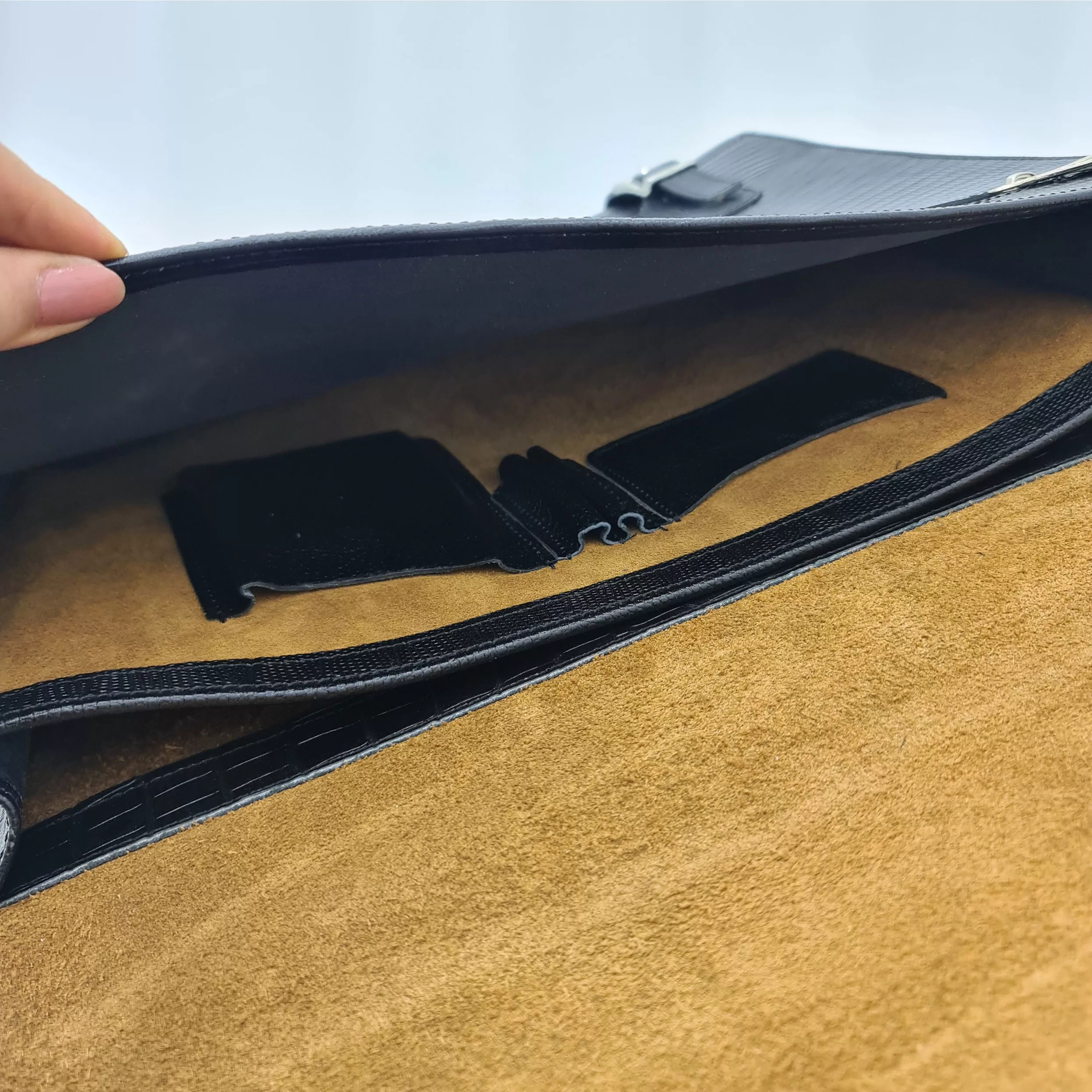 کیف اداری مدل آرون چرم طبیعی گاوی کد S_220