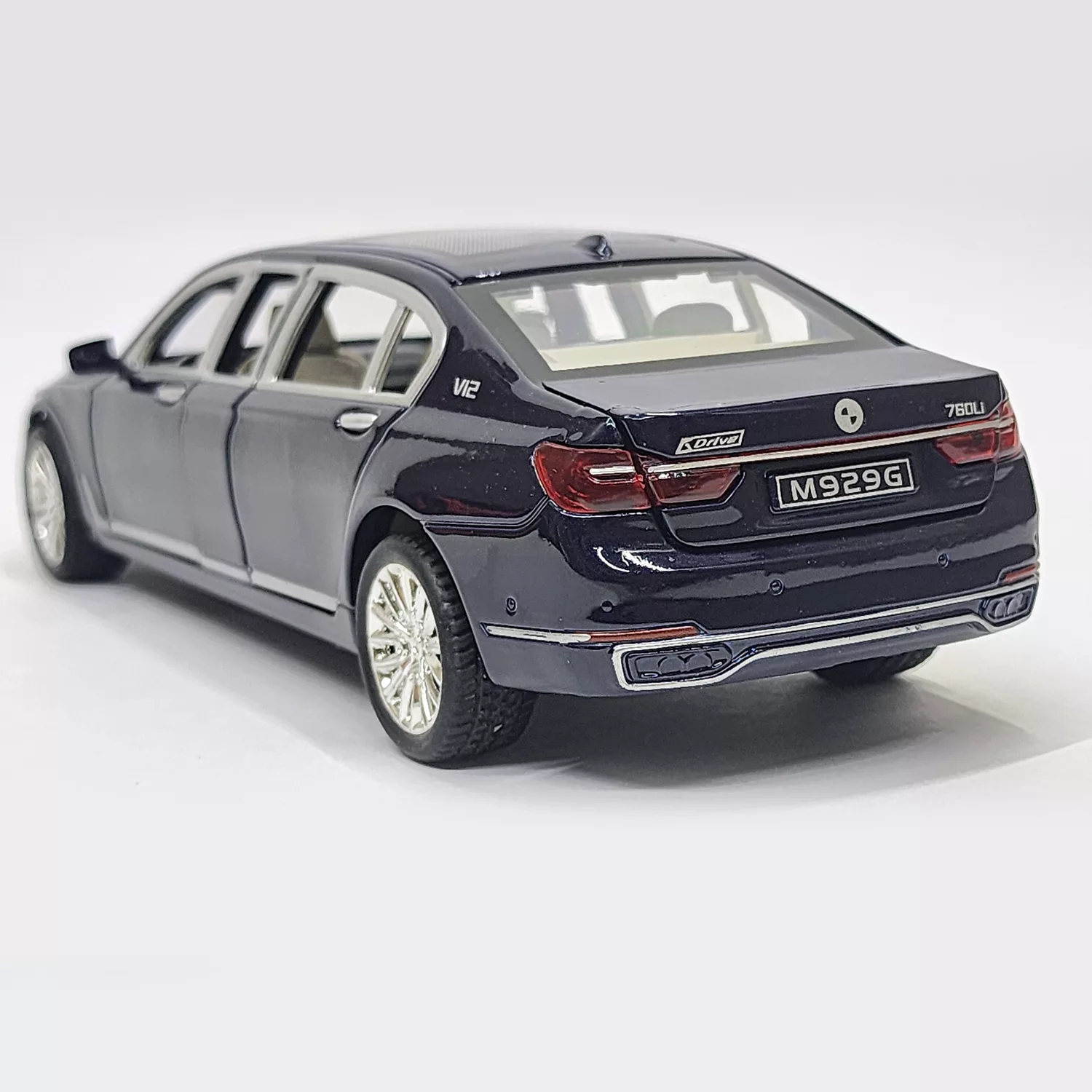 ماشین بازی مدل لیموزین بی ام و BMW 760LI