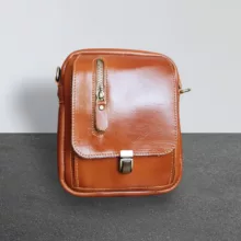 کیف رودوشی مدل چرم گاوی شاهوار