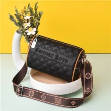 کیف دوشی زنانه مدل fd-48 طرح لمسه