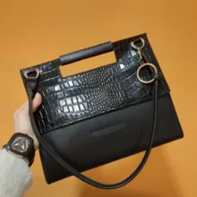 کیف رودوشی زنانه چرم بارثاوا مدل 1382