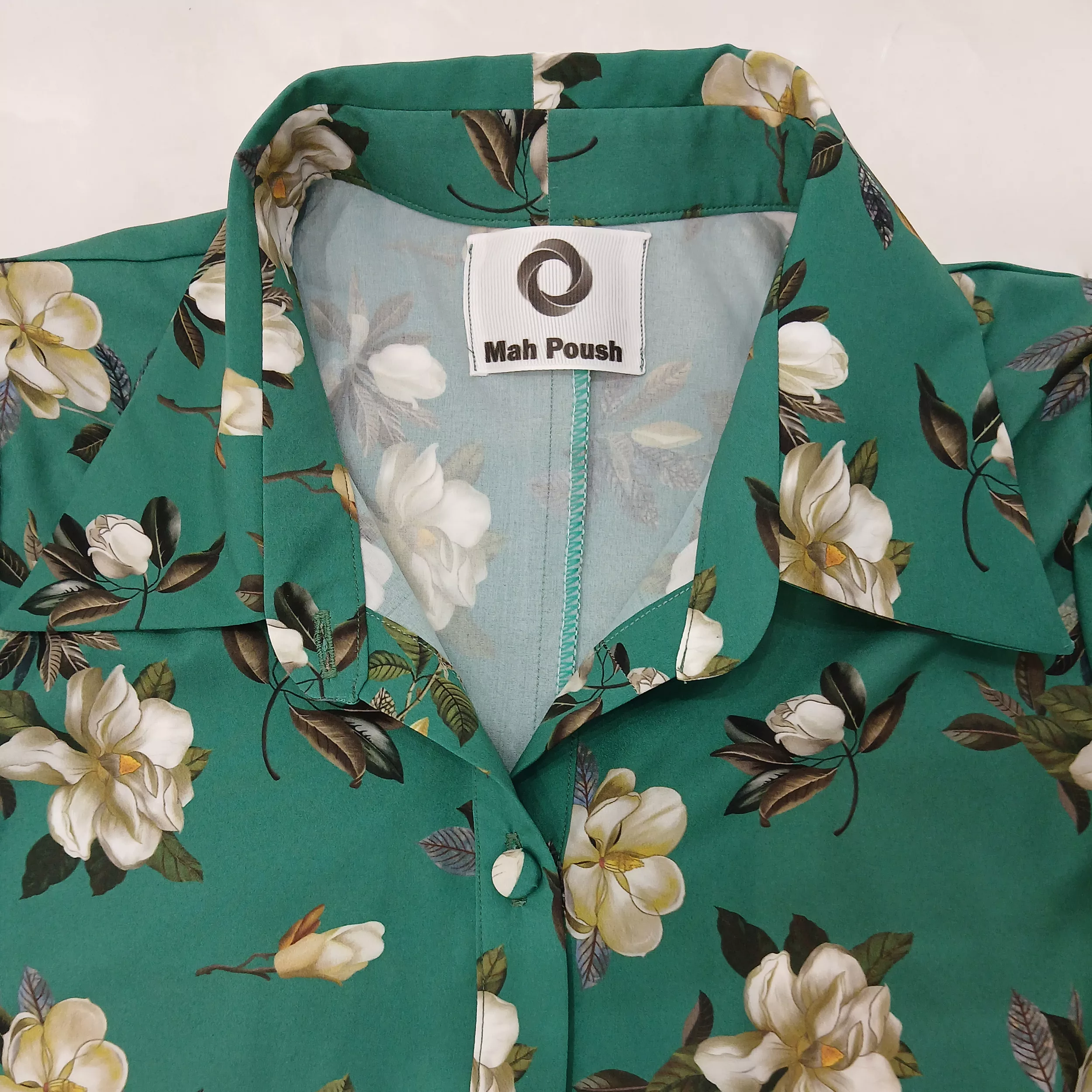 پیراهن ساحلی یقه برگردان زنانه مدل گلدار رنگ سبز